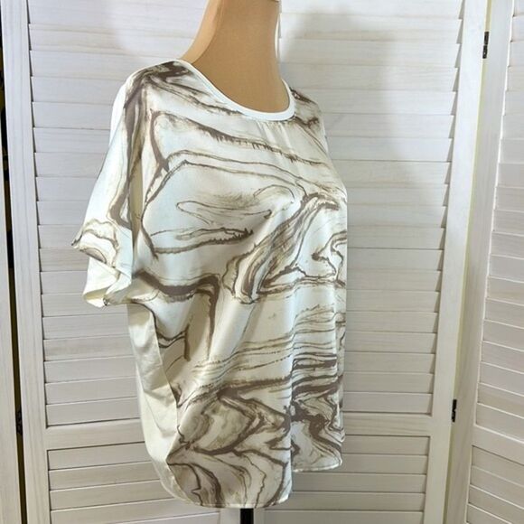Chico's Top Size 1 (8) Medium Calcutta Marble Print NWOT - Picture 6 of 11